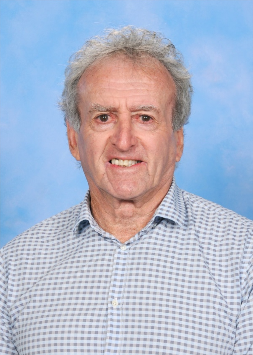 Dr Jeff Kemp staff portrait for school counselling